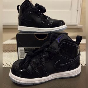 Air Jordan 1 Mid SE Toddler Sneakers